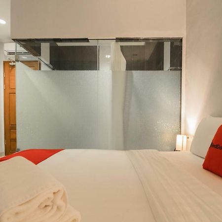 Reddoorz Plus Near Soekarno Hatta Airport 2 Tangerang Exterior photo