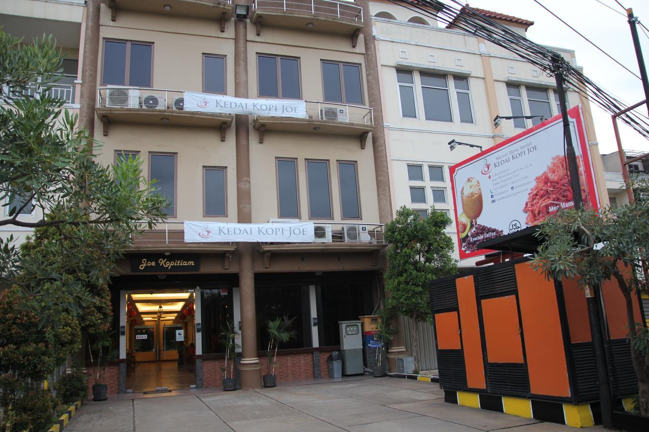 Reddoorz Plus Near Soekarno Hatta Airport 2 Tangerang Exterior photo