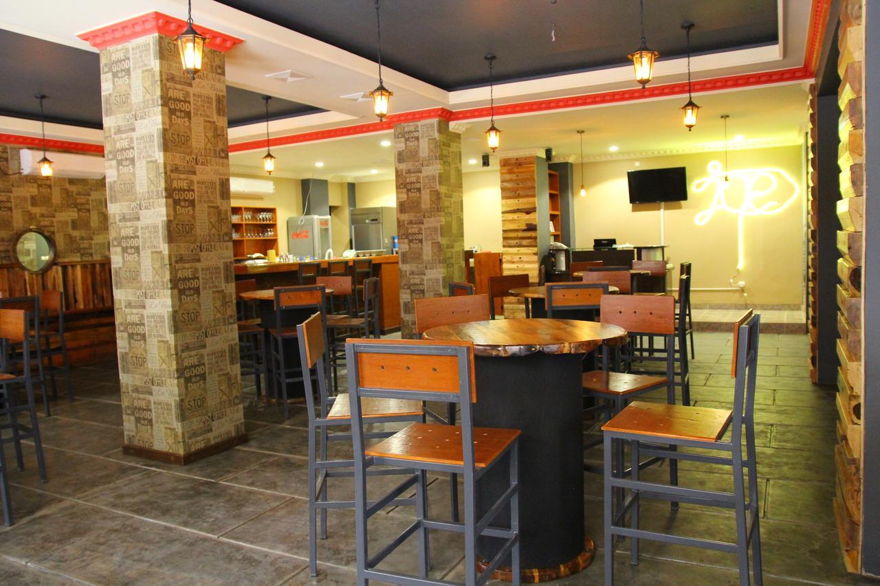 Reddoorz Plus Near Soekarno Hatta Airport 2 Tangerang Exterior photo