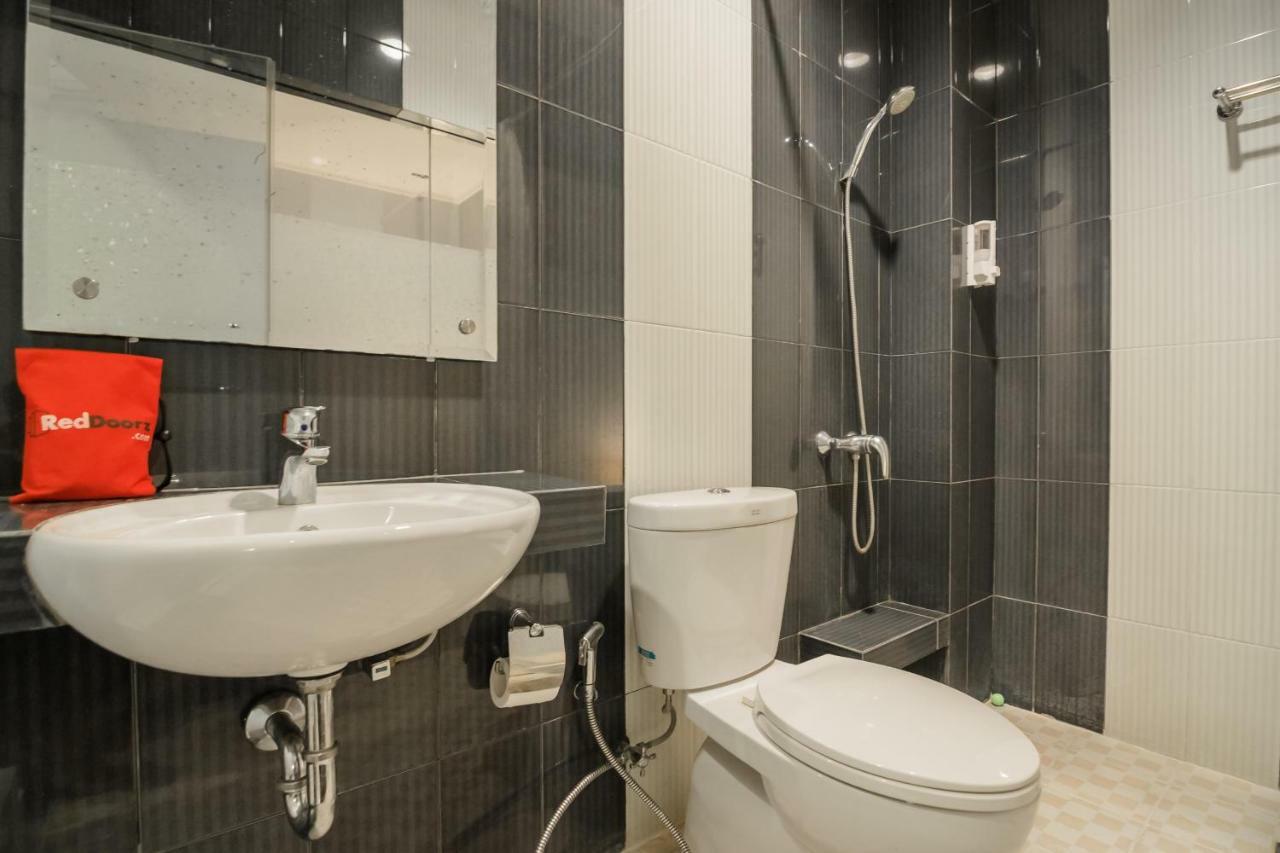 Reddoorz Plus Near Soekarno Hatta Airport 2 Tangerang Exterior photo