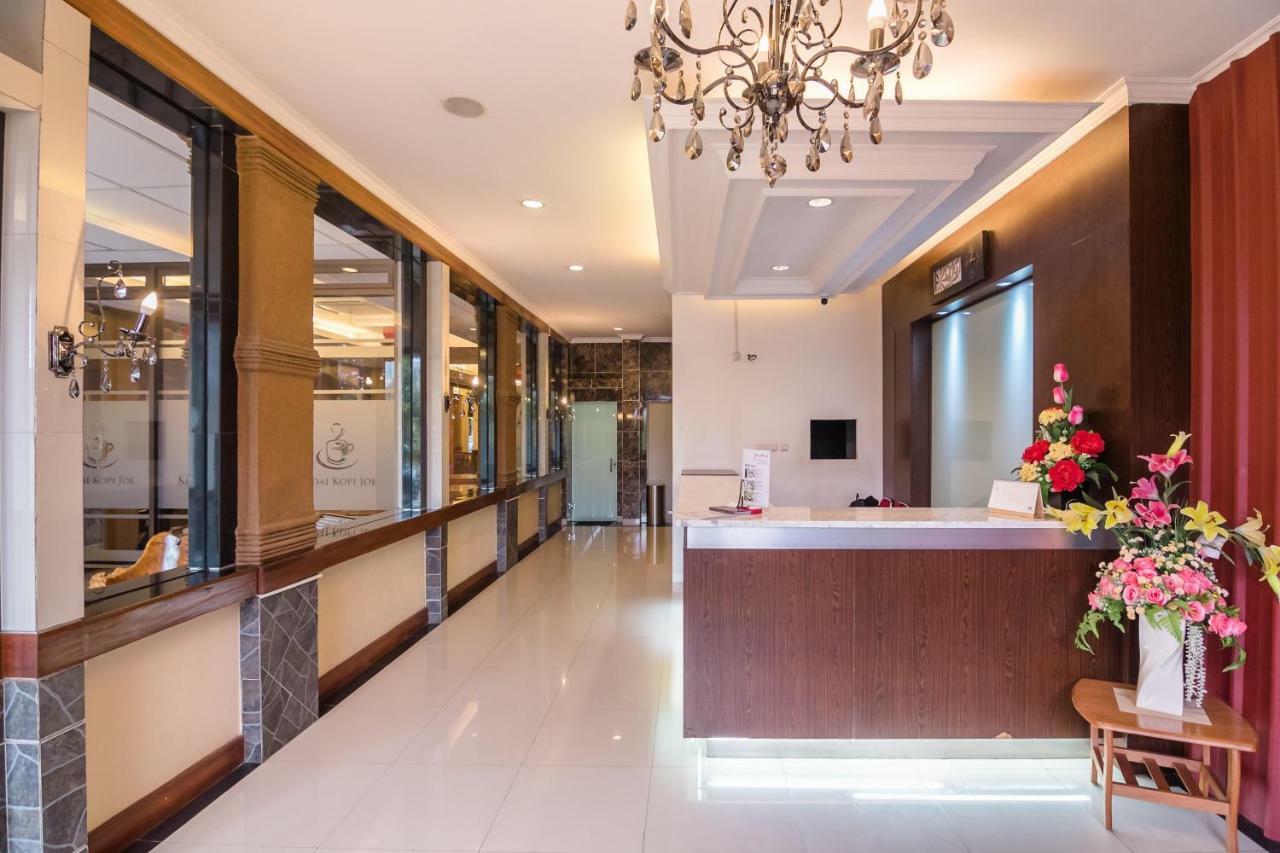 Reddoorz Plus Near Soekarno Hatta Airport 2 Tangerang Exterior photo