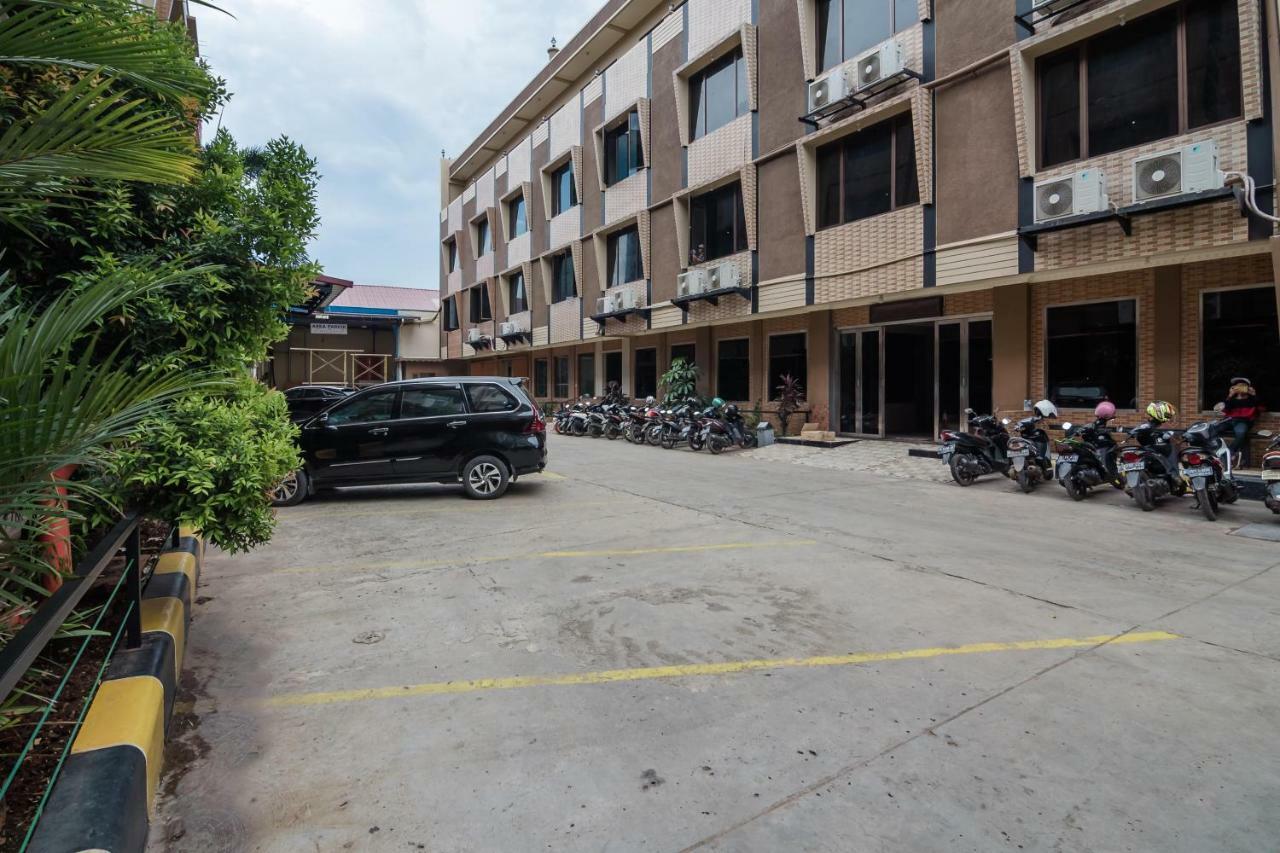 Reddoorz Plus Near Soekarno Hatta Airport 2 Tangerang Exterior photo